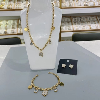 3Pcs Set Perhiasan Kalung Liontin Hati Kristal Anting-Anting Anting-Anting Mengkilap Gelang Hati Zirkonia Kubik Cinta
