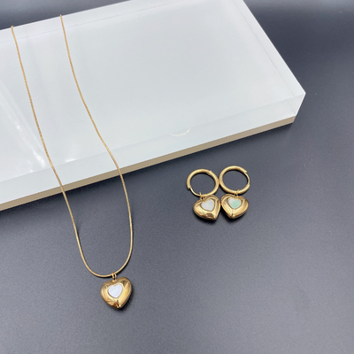 Earring warna emas stainless steel, kalung, gelang set dengan cangkang untuk wanita, desain jantung